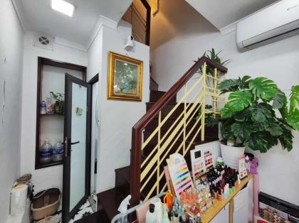 Cho thuê nhà mặt phố Quán Thánh, Ba Đình, nhà đẹp, vỉa hè rộng, kinh doanh tấp nập chỉ 6 triệu
