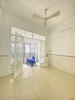 HIẾM như Tên Lửa 1 sẹc HXH thông 3 tầng kiên cố chỉ 5 tỷ xíu
