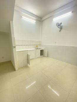 HIẾM như Tên Lửa 1 sẹc HXH thông 3 tầng kiên cố chỉ 5 tỷ xíu
