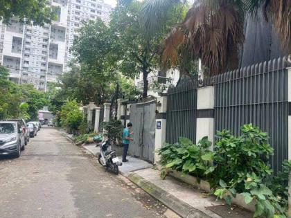 Bán Nhà Mặt Phố Quận Nam Từ Liêm 200m2-4T MT10m Vỉa Hè 54 Tỷ Bùi Xuân Phái.