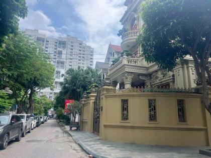 Bán Nhà Mặt Phố Quận Nam Từ Liêm 200m2-4T MT10m Vỉa Hè 54 Tỷ Bùi Xuân Phái.