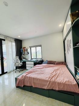 Bán Nhà Mặt Phố Quận Nam Từ Liêm 200m2-4T MT10m Vỉa Hè 54 Tỷ Bùi Xuân Phái.