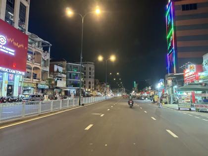 Biệt thự 5 lầu HXT thông Dương Quảng Hàm ngang 8m 180m2 tặng NT Vàng 24K hồ bơi 37.9 tỷ