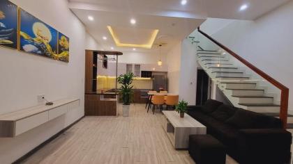 Ở NGAY! Bán Nhà 2 Tầng Cực Đẹp Phan Xích Long, 42m2, 5.3 Tỷ