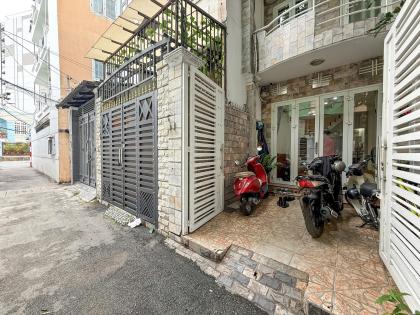 HÀNG XÓM BÌNH THẠNH - NGUYÊN HỒNG P1 GÒ VẤP - HXH 2 CĂN RA MẶT TIỀN - 74m2 - 3 TẦNG CÓ SÂN THƯỢNG - 3 PN - 6,8TY