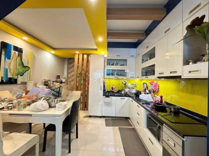 NGAY ĐẠI HỌC GTVT - ĐƯỜNG D2, P25 BÌNH THẠNH  - 5 TẦNG - HẺM ÔTÔ TRÁNH - 50M²-9.8TY