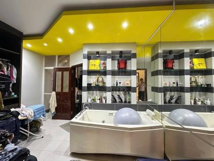 NGAY ĐẠI HỌC GTVT - ĐƯỜNG D2, P25 BÌNH THẠNH  - 5 TẦNG - HẺM ÔTÔ TRÁNH - 50M²-9.8TY