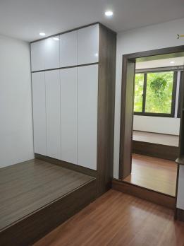 Bán căn hộ tập thể Minh Khai, Hai Bà Trưng, nhà mới ở luôn, ô tô đỗ chân cầu thang