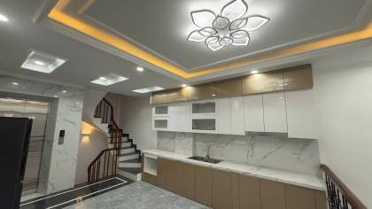 Bán nhà phố Tây Sơn, Đống Đa, 6 tầng thang máy mới, ngay gần phố