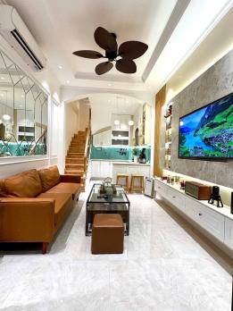 Bán nhà phố Cự Lộc, Thanh Xuân, nhà đẹp full nội thất, ngõ đẹp, 10m ra ô tô, sổ riêng hoa hậu