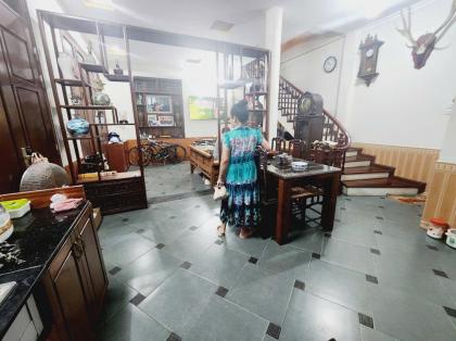 Bán nhà Trung Kính, Diện tích 53/60 x 4 tầng, mặt tiền 5,7m, giá 7,1 tỷ. ( có thương lương)