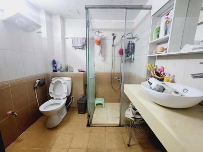 Bán nhà Trung Kính, Diện tích 53/60 x 4 tầng, mặt tiền 5,7m, giá 7,1 tỷ. ( có thương lương)