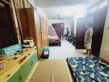 Bán nhà Trung Kính, Diện tích 53/60 x 4 tầng, mặt tiền 5,7m, giá 7,1 tỷ. ( có thương lương)