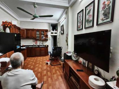Bán Nhà Mặt Phố Quận Hoàn Kiếm 80m2-4T 1 SỔ 1 CHỦ 4m Vỉa Hè 73 Tỷ Lý Quốc Sư.