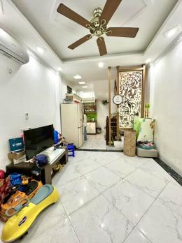Bán nhà phố 8/3 Hai Bà Trưng, nhà đẹp 5 tầng, lô góc, ngõ thông