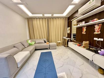 Bán nhà phố 8/3 Hai Bà Trưng, nhà đẹp 5 tầng, lô góc, ngõ thông