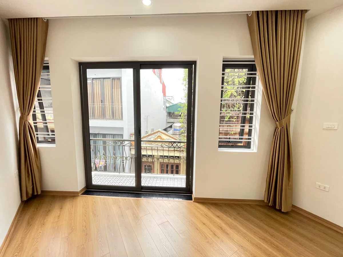 Bán gấp trong tháng Nhà phố Chùa Láng 50M x 4 Tầng, 12 Tỷ.