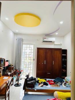Ở NGAY! Bán Nhà Đẹp 4 Tầng Xe Hơi Thông Trần Quang Diệu, 40m2, 7.6 Tỷ