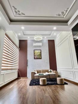 SIÊU HIẾM- Ôtô đỗ cửa Phố Nguyễn Văn Huyên 45m/ 7Tầng/ MT 4.2m 19.3 Tỷ, ngõ thông
