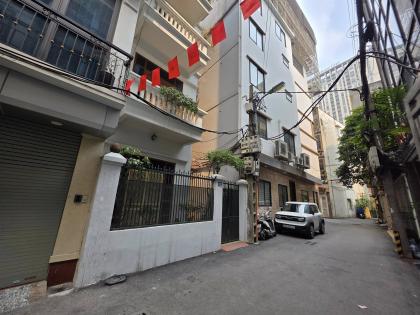 SIÊU HIẾM-HẠ CHÀO BÁN GẤP- Ôtô Tránh Phố Trung Kính 105m/ 6Tầng/ MT 4.7m 33.3 Tỷ