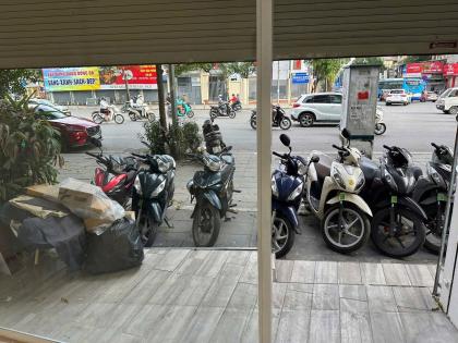 Bán Nhà Mặt Phố 60m5T MT5m Vỉa Hè 6m Sổ Hoàn Công 28,9 Phạm Ngọc Thạch.