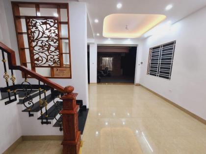 GIA ĐÌNH CẦN B.Á.N GẤP NHÀ HOÀNG VĂN THÁI, THANH XUÂN 40M2 x 5T x MT5,6 PHÂN LÔ, Ô TÔ