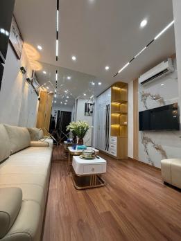 Bán nhà Tập thể đường Nguyễn Trãi, Thanh Xuân, lô góc 3 mặt thoáng, ô tô đỗ chân cầu thang