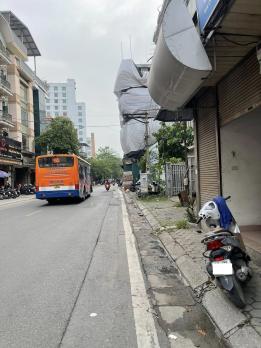 Bán Nhà Mặt Phố Quận Đống Đa 160m4T MT6,5m Vỉa Hè 64 Tỷ Giảng Võ.