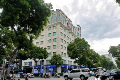 Bán Nhà Hai Mặt Phố Quận Hoàn Kiếm 686m2-11T MT30m Lô Góc Sổ Hoàn Công 840 Tỷ Bà Triệu.