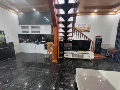 CHO THUÊ NHÀ HẺM Ô TÔ ĐƯỜNG 3 THÁNG TƯ P3 ĐÀ LẠT - 3PN FULL NỘI THẤT, SÂN ĐẬU XE