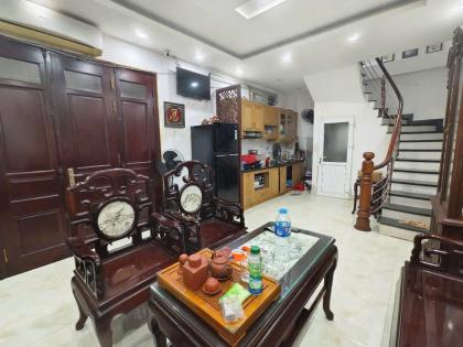 BÁN NHÀ 31m 5 T – NGÕ NÔNG  BỒ ĐỀ, LONG BIÊN Giá 6,5ty oto KD