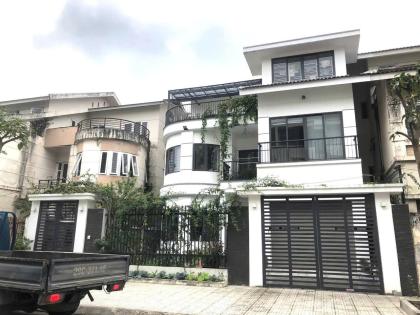 CC cho thuê biệt thự BT1 Tân Tây Đô 210m2 chỉ 10 triệu. LH 0989626116
