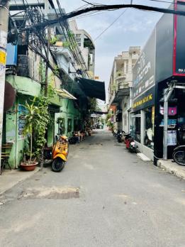 Gấp bán nhà đất gần mặt tiền, hẻm xe ôtô phường Bình Thạnh TPHCM, giá rẻ, có dòng tiền