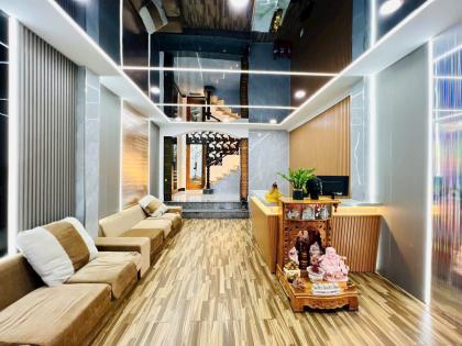 Chỉ 13.5 tỷ có MTKD quán KARAOKE 4 tầng DT 40 triệu 80m2 gần trường Nguyễn Du vị trí VÀNG.