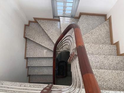 Bán nhà Tôn Thất Tùng, 36m2 x 5 tầng, gần phố, 8.8 tỷ