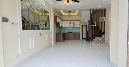 Bán nhà ngõ 2 Xóm Chùa, Tứ Hiệp, 35m2 x 5 tầng, 5.65 tỷ