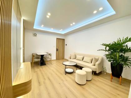Bán căn hộ tập thể Nguyễn Công Trứ, Hai Bà Trưng, nhà đẹp full nội thất, cực thoáng
