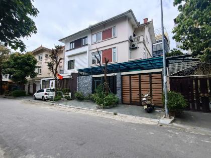 Cho thuê Biệt thự Nguyễn Văn Lộc 130m x 3 tầng thông sàn 35 triệu 0903409888