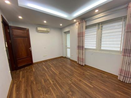 Cho thuê Biệt thự Nguyễn Văn Lộc 130m x 3 tầng thông sàn 35 triệu 0903409888