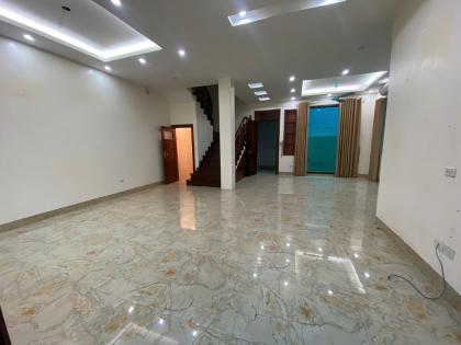 Cho thuê Biệt thự Nguyễn Văn Lộc 130m x 3 tầng thông sàn 35 triệu 0903409888