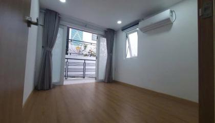 NGÃ TƯ PHÚ NHUẬN, Nhà 3 Tầng 3PN, gần 30m2 chỉ 4.x tỷ