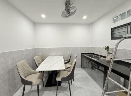 HẺM Ô TÔ, Nhà 2 Tầng 55m2 (4m x 14m), 3PN, P11 Bình Thạnh, chỉ 4.4 tỷ