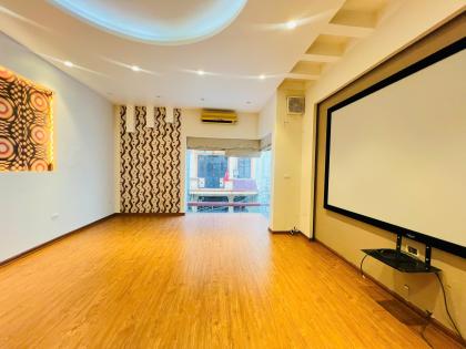 Bán nhà Nguyễn Trãi ô tô vào nhà dt 78m 5 tầng mặt tiền 4m giá 11,5 tỷ