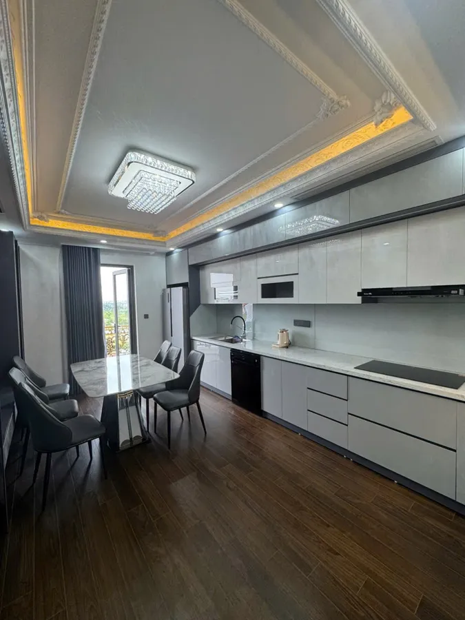 Bán nhà mặt phố Tân Thụy - Long Biên 8 tầng thang máy, ô tô vỉa hè, DT 65m, MT 3.7m, giá 21.5 tỷ