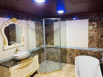 Bán GẤP BT Vườn Đào Quận Tây Hồ 120m2-7T MT8m VIEW Vườn Hoa 58 Tỷ Võ Chí Công.