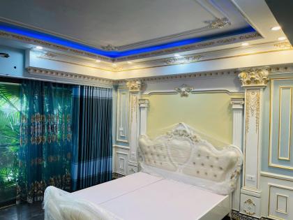 Bán GẤP BT Vườn Đào Quận Tây Hồ 120m2-7T MT8m VIEW Vườn Hoa 58 Tỷ Võ Chí Công.