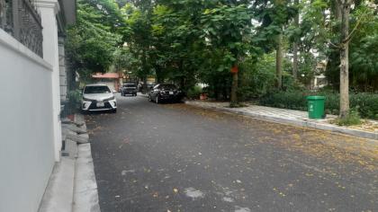 Bán GẤP BT Vườn Đào Quận Tây Hồ 120m2-7T MT8m VIEW Vườn Hoa 58 Tỷ Võ Chí Công.