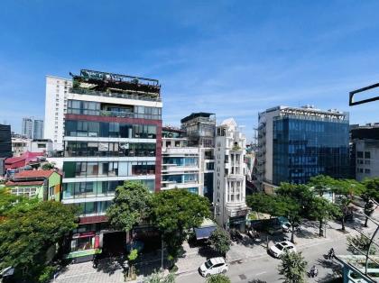 SIÊU VIP, CỰC HIẾM - Bán nhà MP Lạc Long Quân 120m, 8 TầngThang máy, MT 5m 78.9 Tỷ