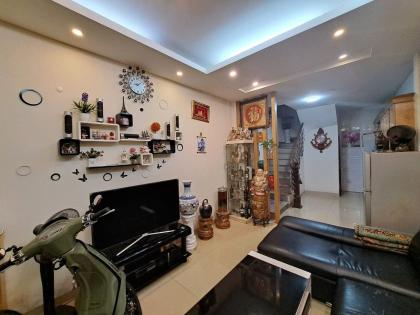 Bán nhà ngõ 33 Văn Cao, 30m2 x 4 tầng, lô góc, 7.2 tỷ