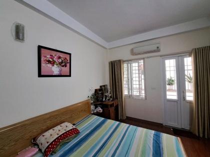 Bán nhà ngõ 33 Văn Cao, 30m2 x 4 tầng, lô góc, 7.2 tỷ